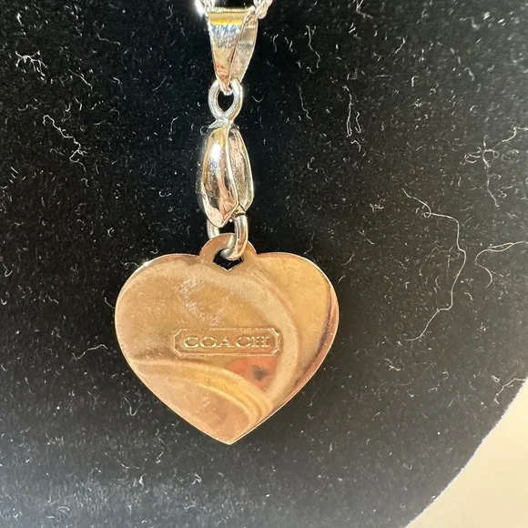 Fashion Coach Silver Heart Necklace - Picture 5 of 5